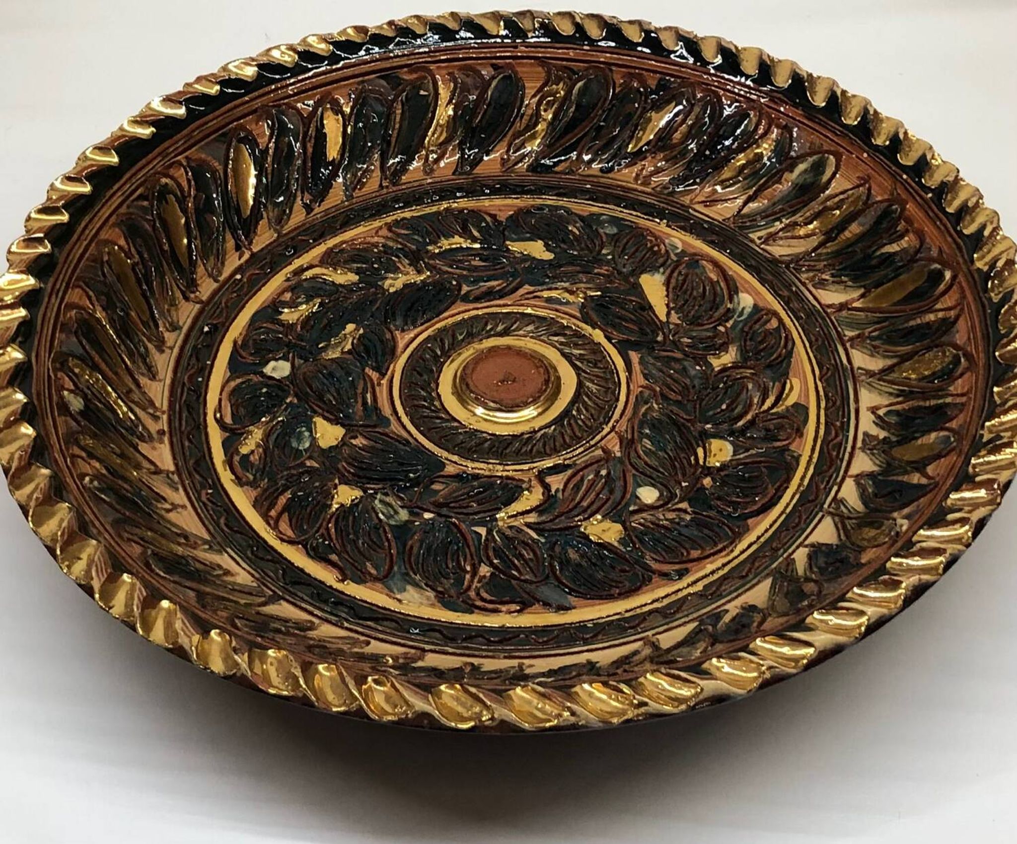 Plat en céramique de Nimy par Georges Destrebecq