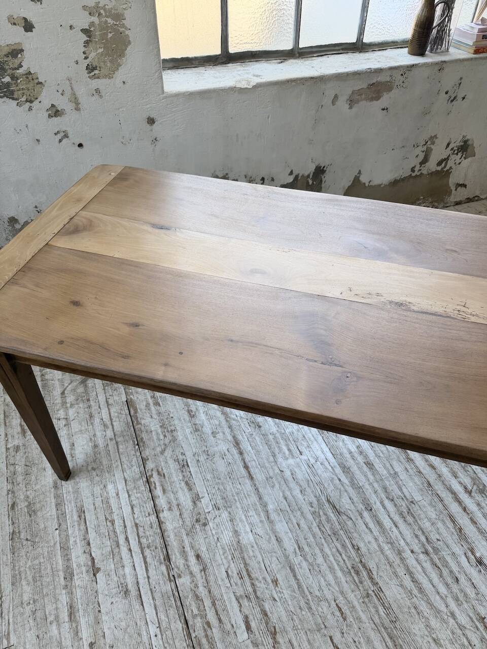Table de ferme noyer pieds fuseaux 1950
