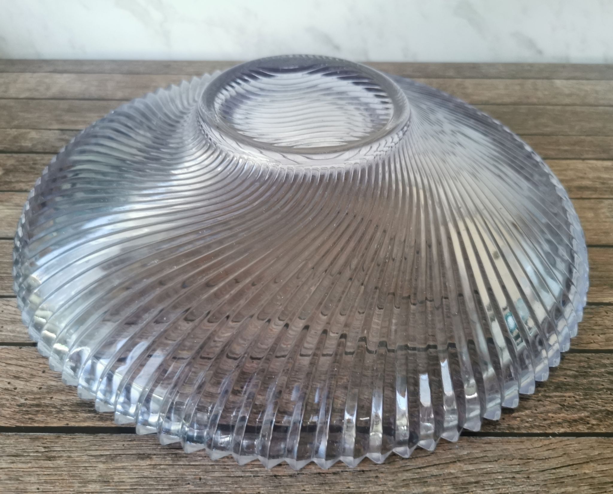 Striated glass cut