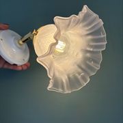 Applique tulipe vintage en verre dépoli