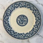Flat plate made of ironstone from Gien, "Garlands" decoration, 1937.