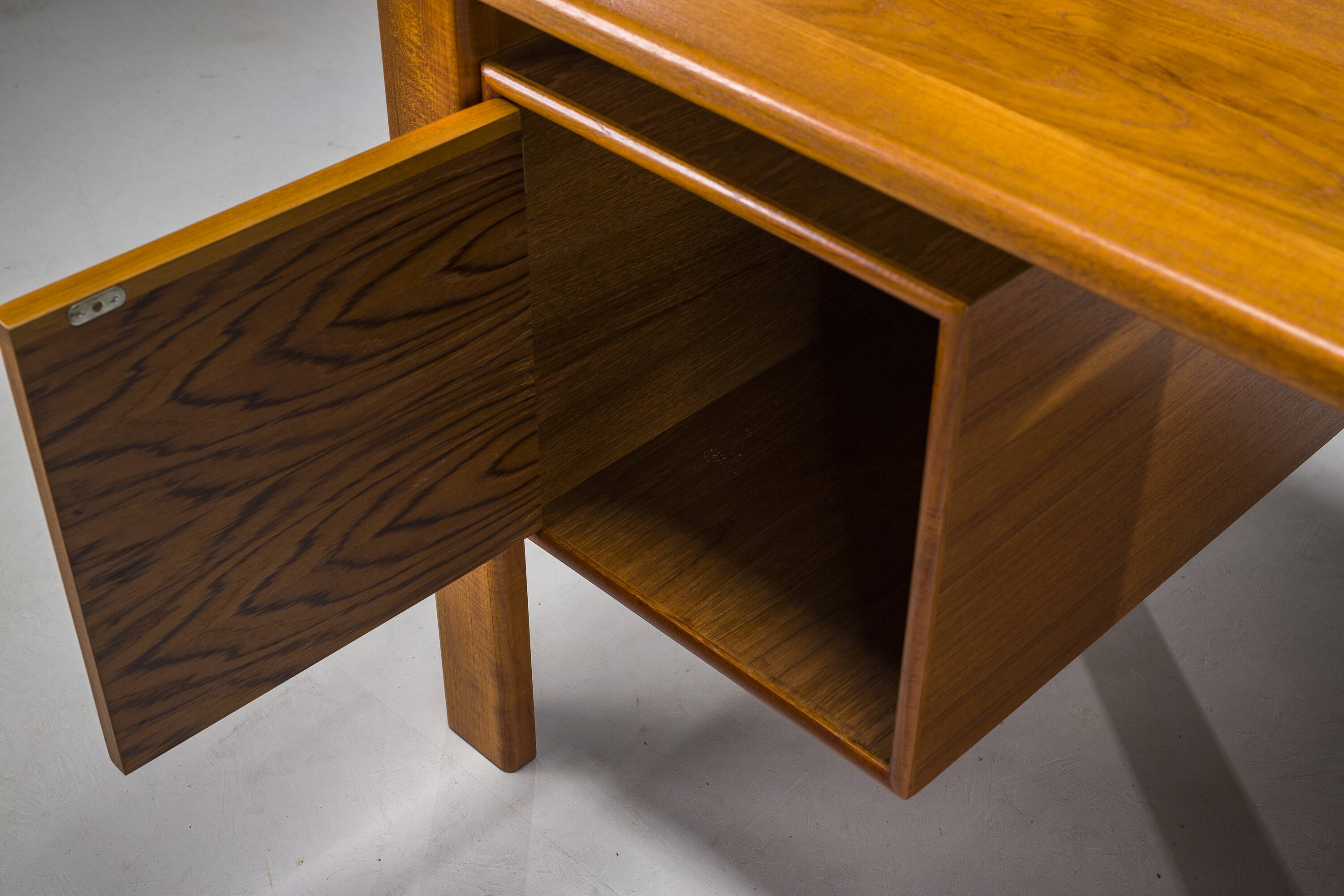 Mid-Century Teak Freestanding Desk from GV Møbler, 1960s