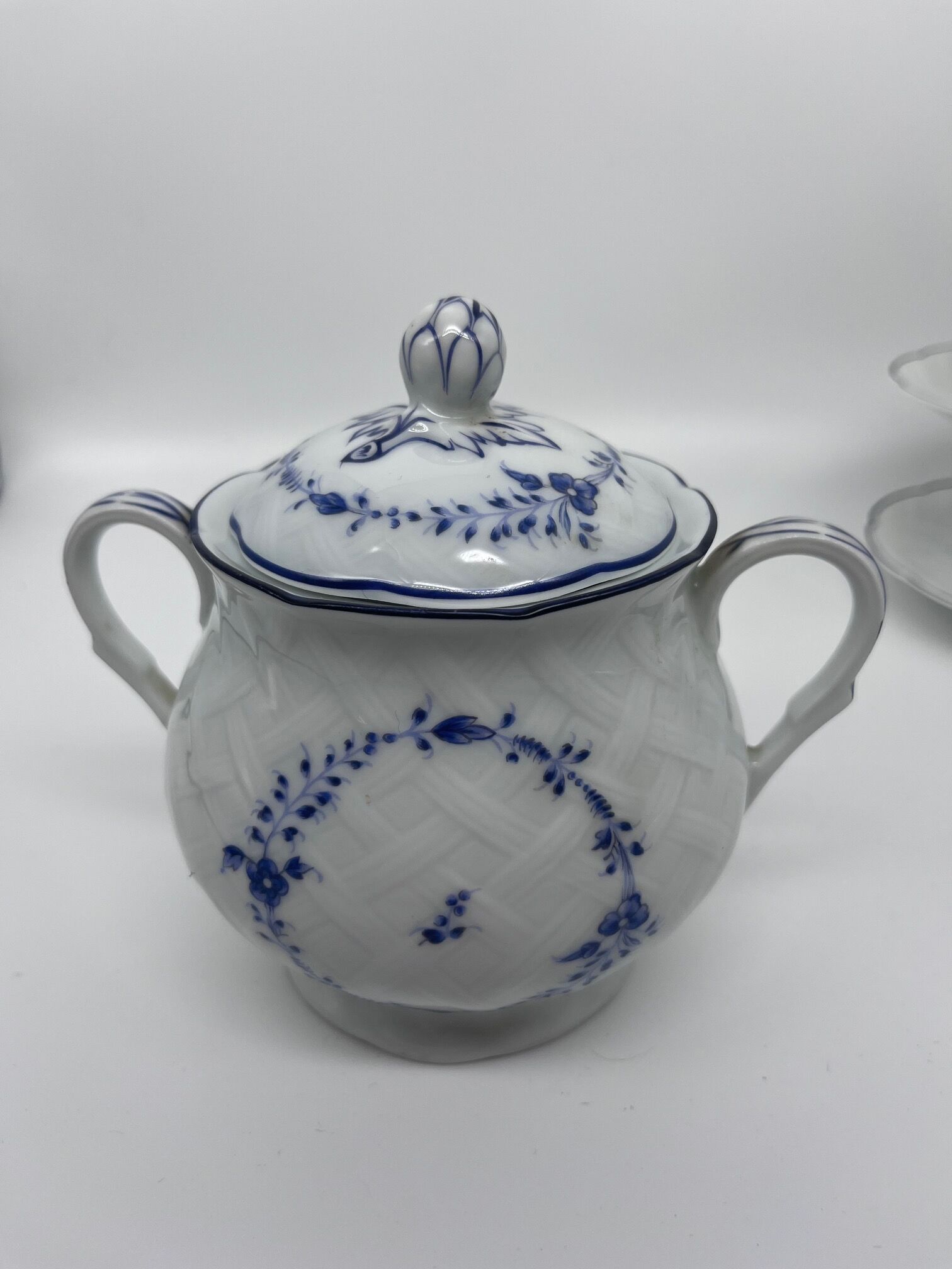 4 cups and under cups, sugar maker Bernardaud Limoges