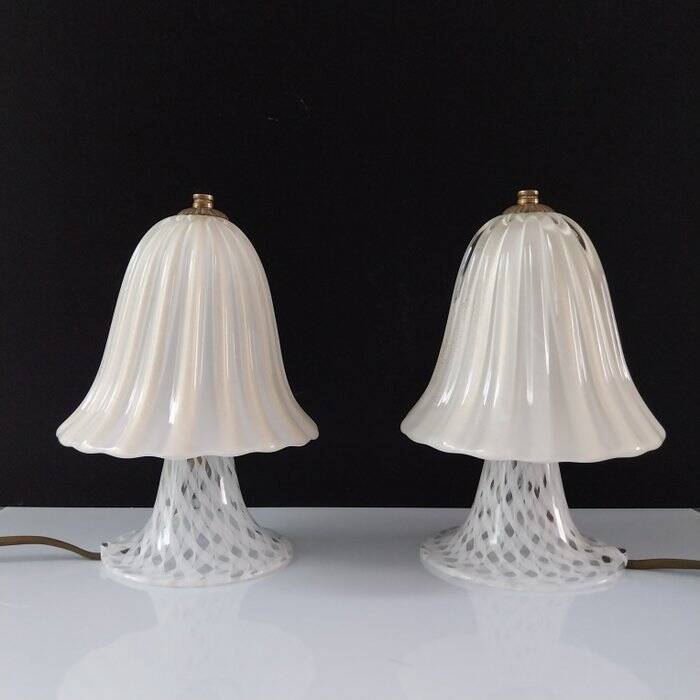 Set of 2 filigree Murano glass lamps