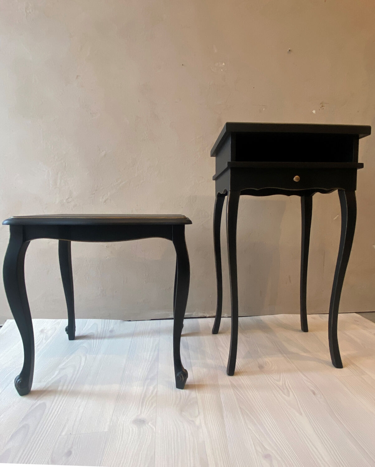 Black and gold bedside table