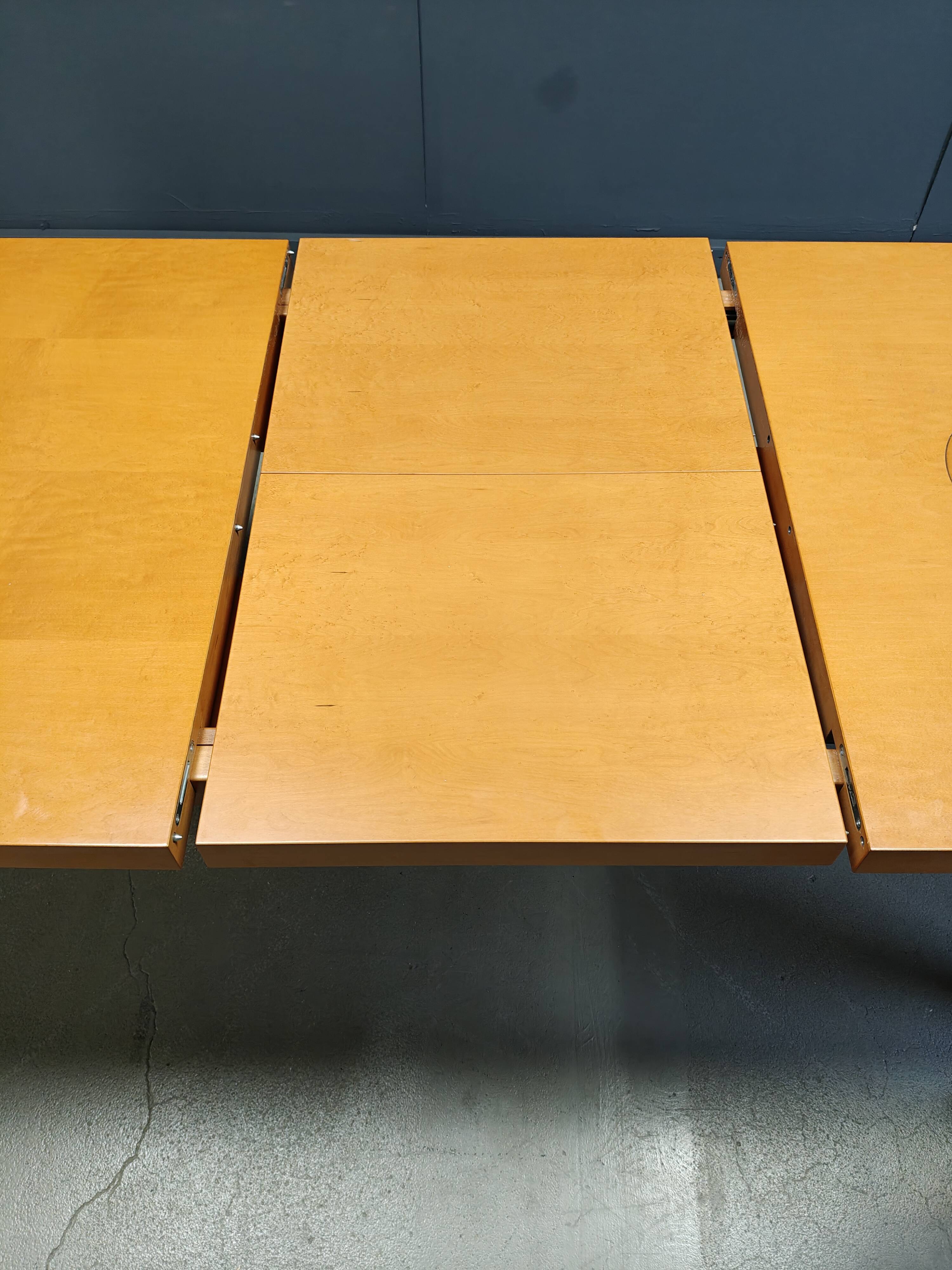 Extendable Dining table by Chi Wing Lo for Giorgetti, Italy