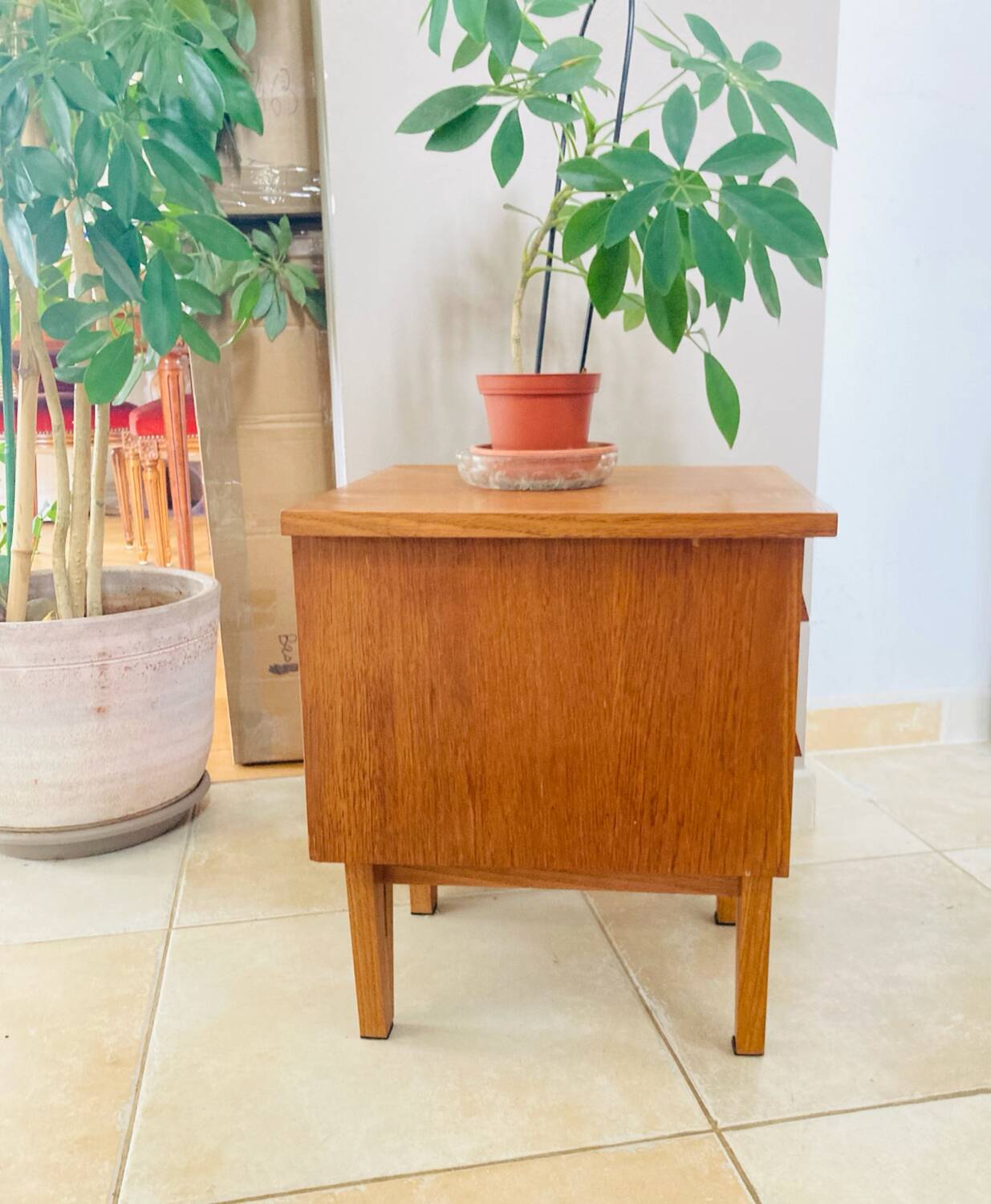Art Deco oak bedside table from the early 20th century