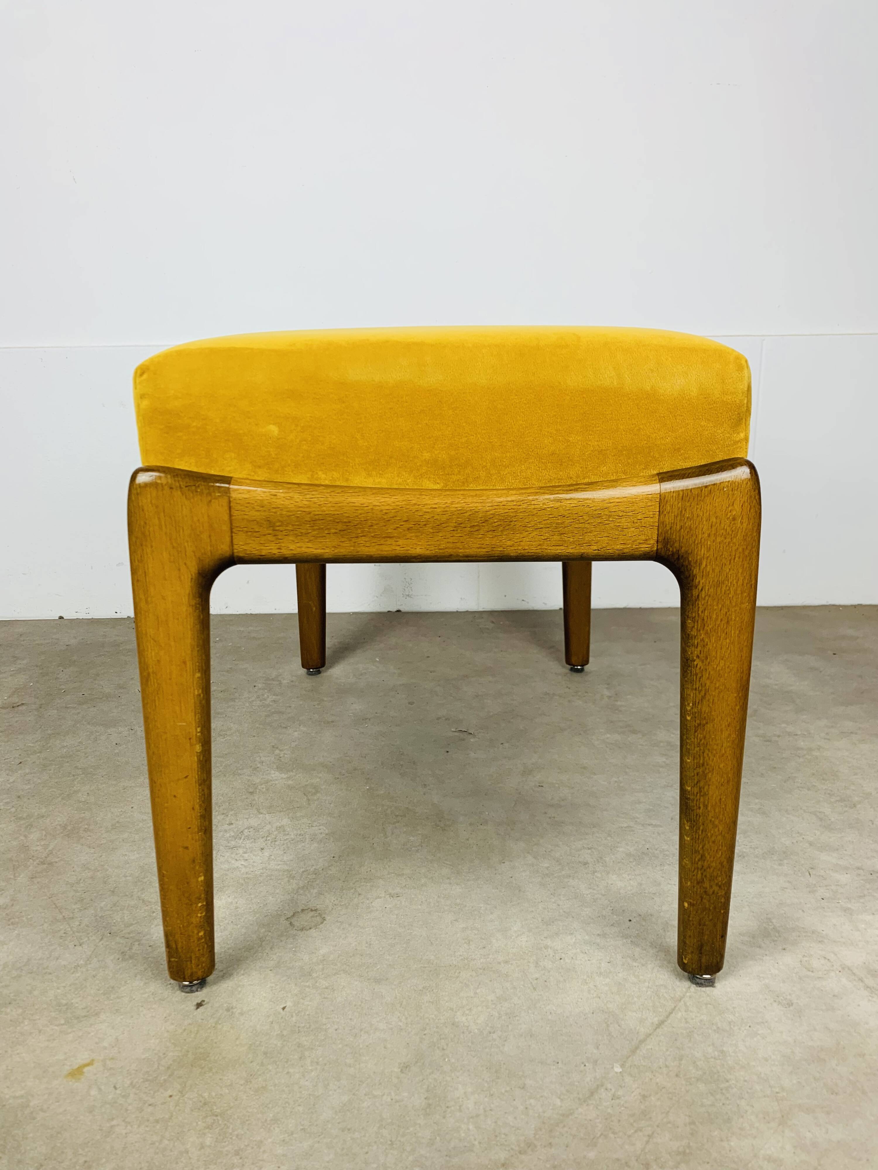 Tabouret scandinave en teck et velours jaune, années 60