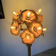 Lampadaire en orme motifs « fleurs », années 70