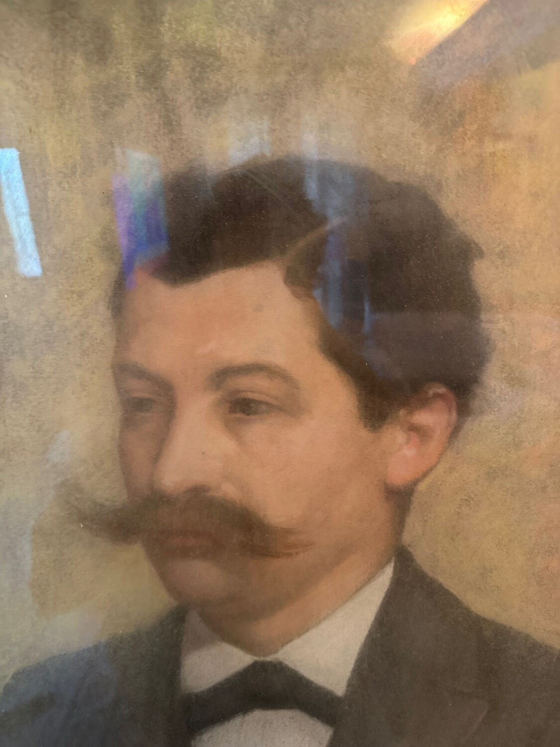Portrait of a man with a moustache – Original 19th-century pastel – Stucco frame