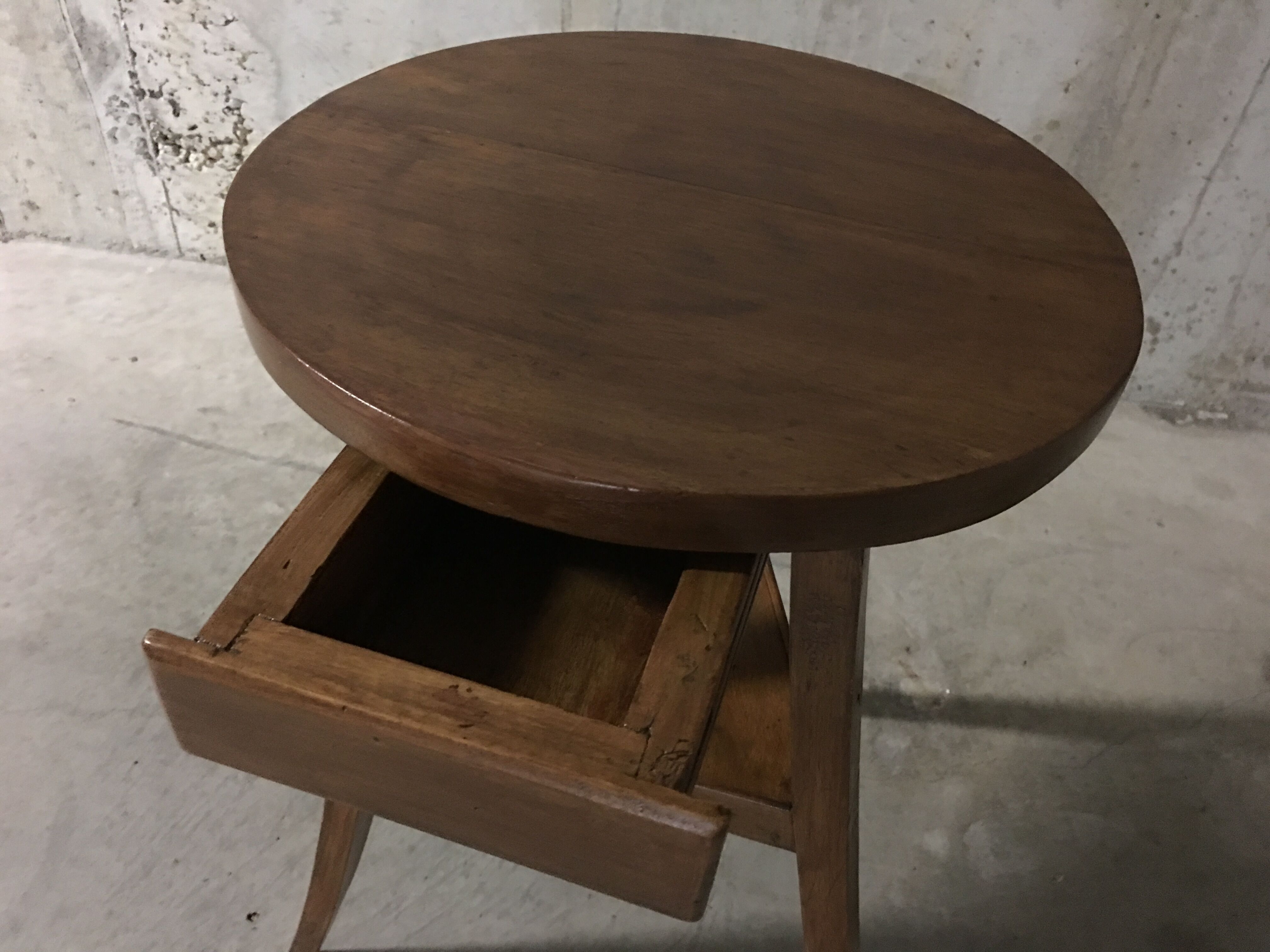 Table tripod 50 years