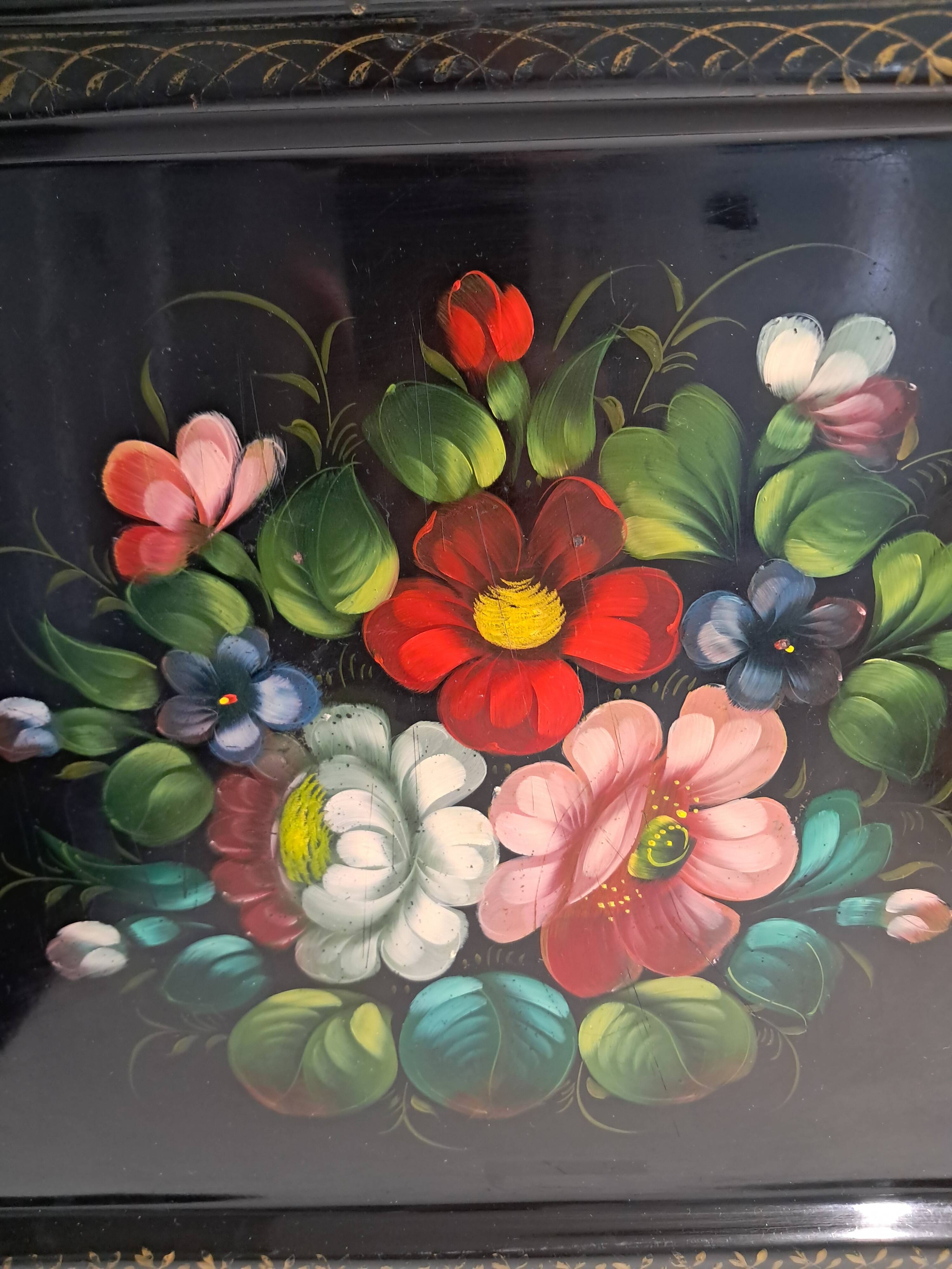 Painted sheet metal tray