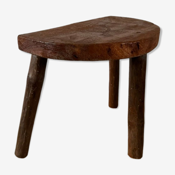 Tripod farm stool