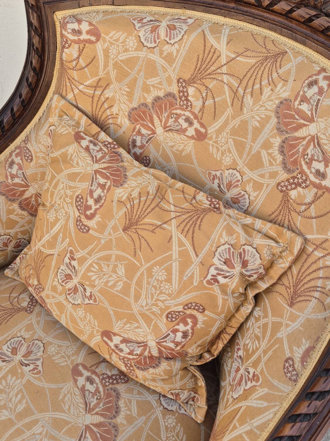 Chaise longue decorated with butterflies in Louis XVI style from the Napoleon III period