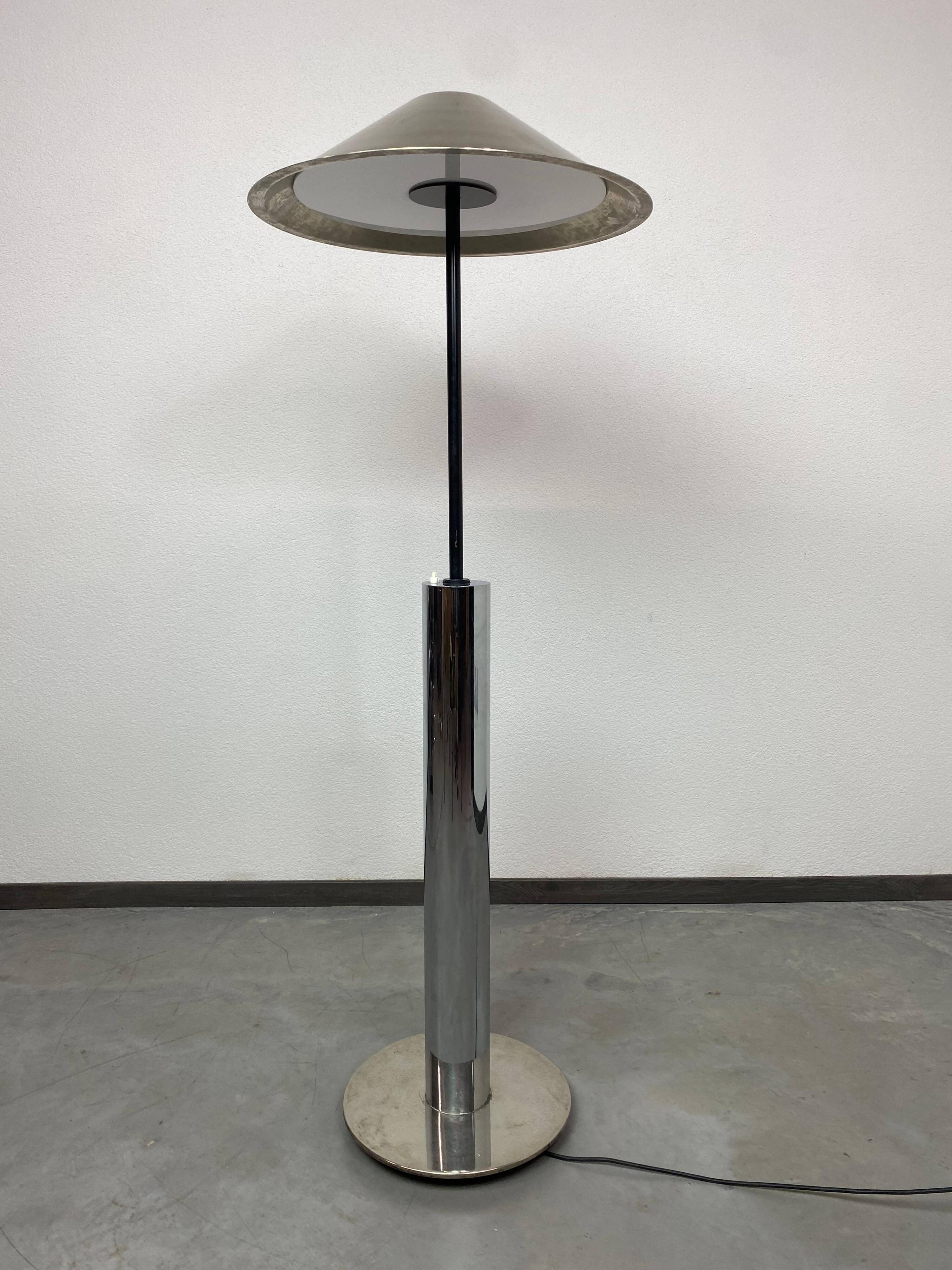 Lampadaire moderne du milieu du siècle