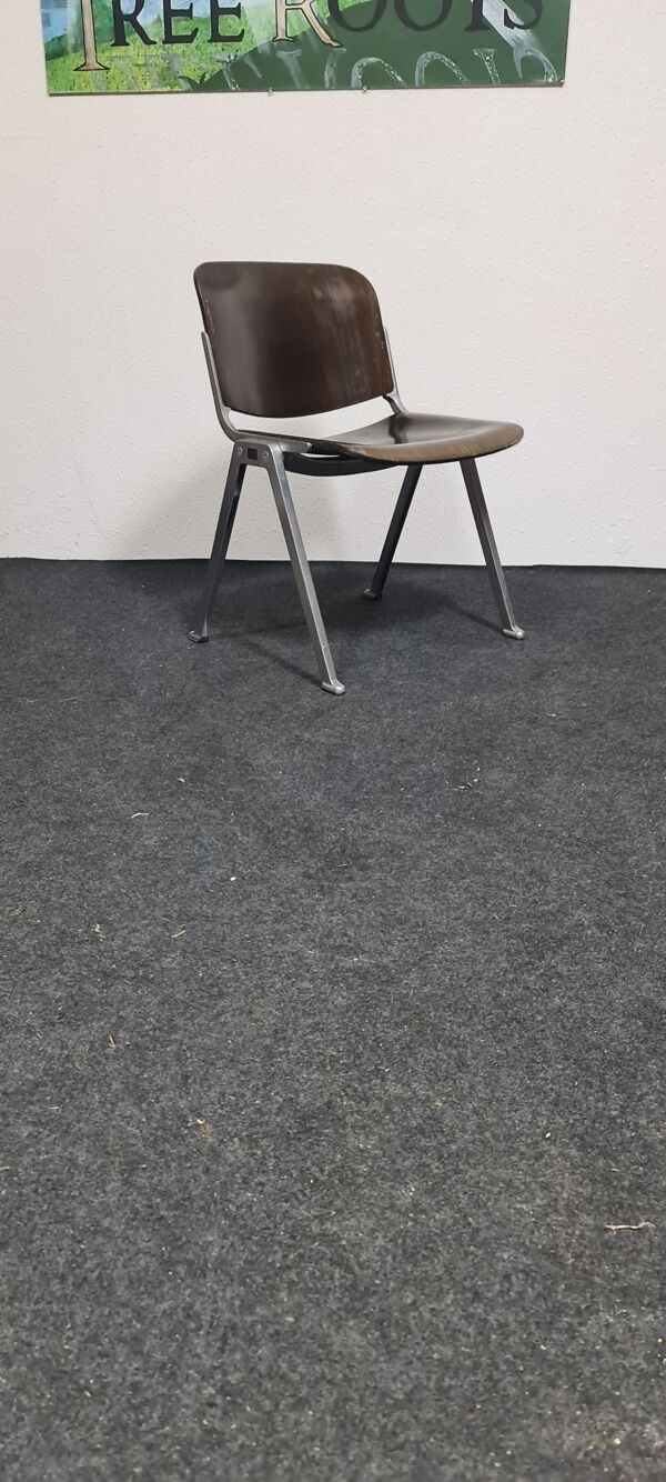 Chaise empilable vintage