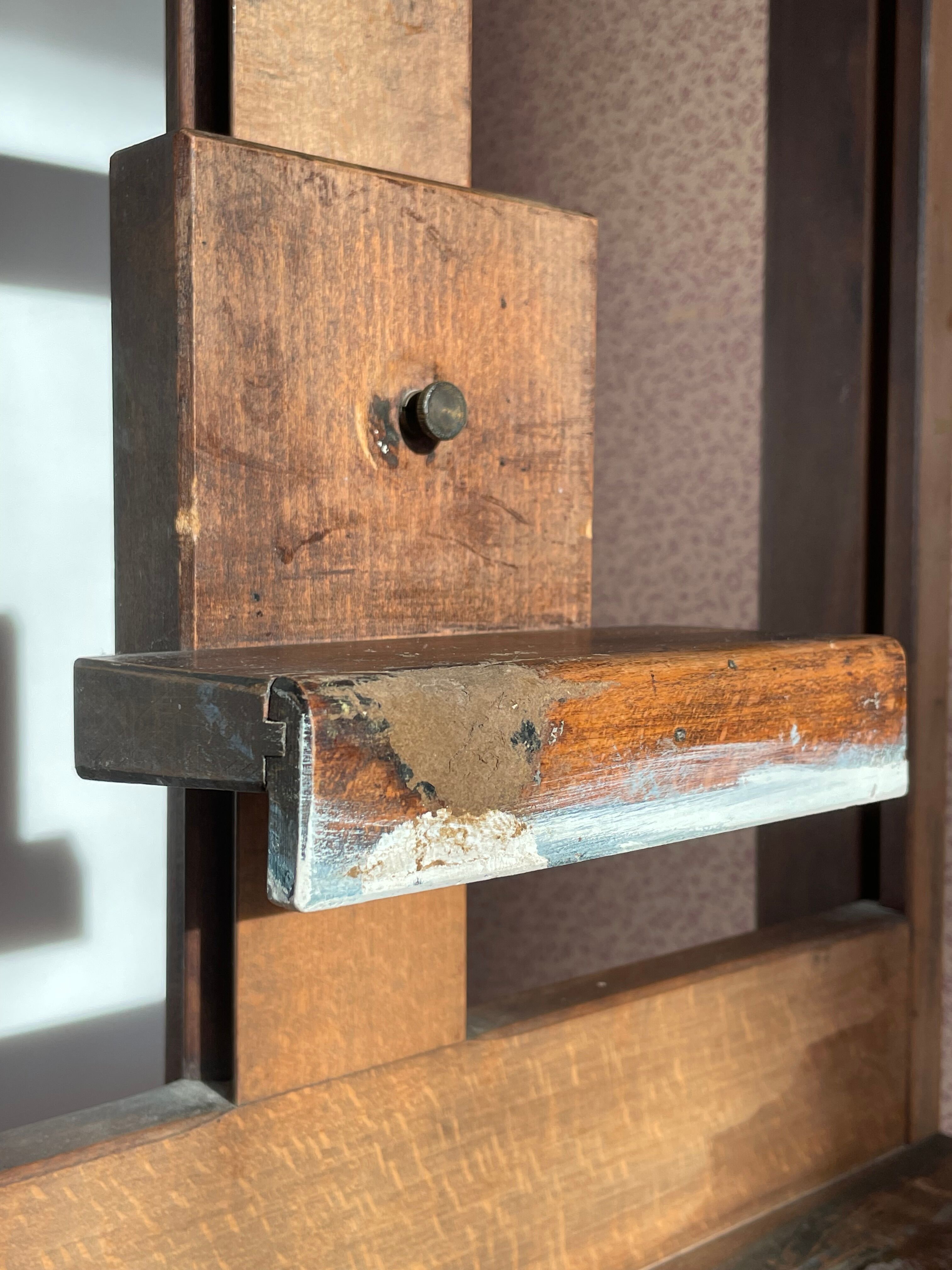 Old workshop rack and pinion easel