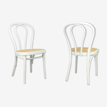 Chaises blanches