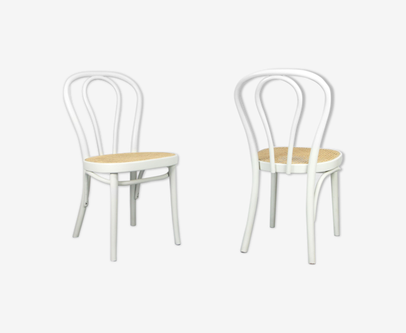 Chaises blanches