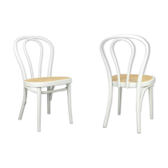 Chaises blanches