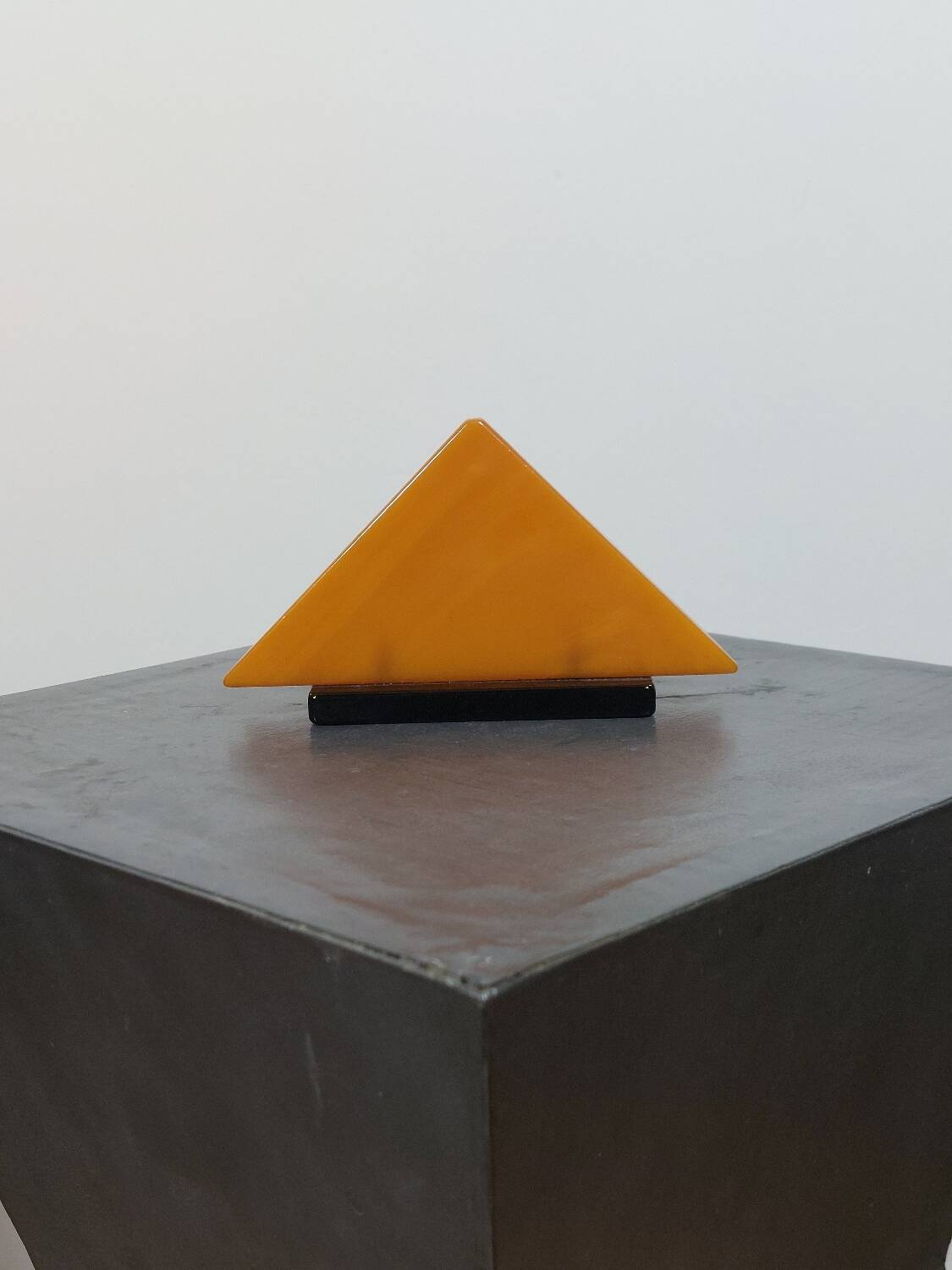 Organisateur de bureau en bakélite triangulaire Art déco