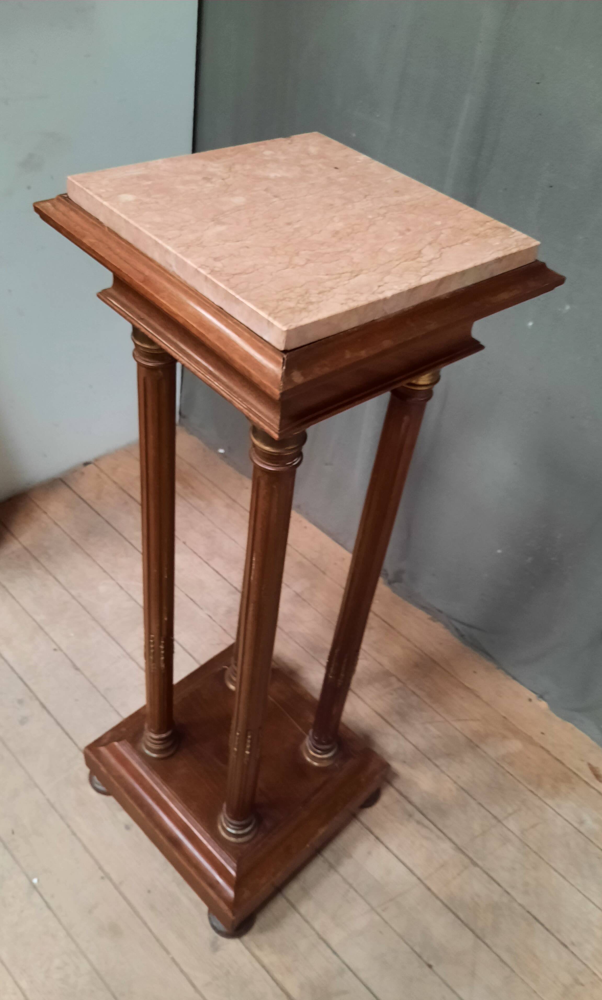 Haute selette de style Louis XVI