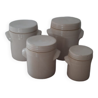 4 pots avec couvercles en grés vernissé beige