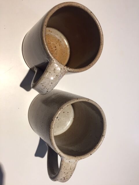 Duo of mugs mugs in Marais sandstone