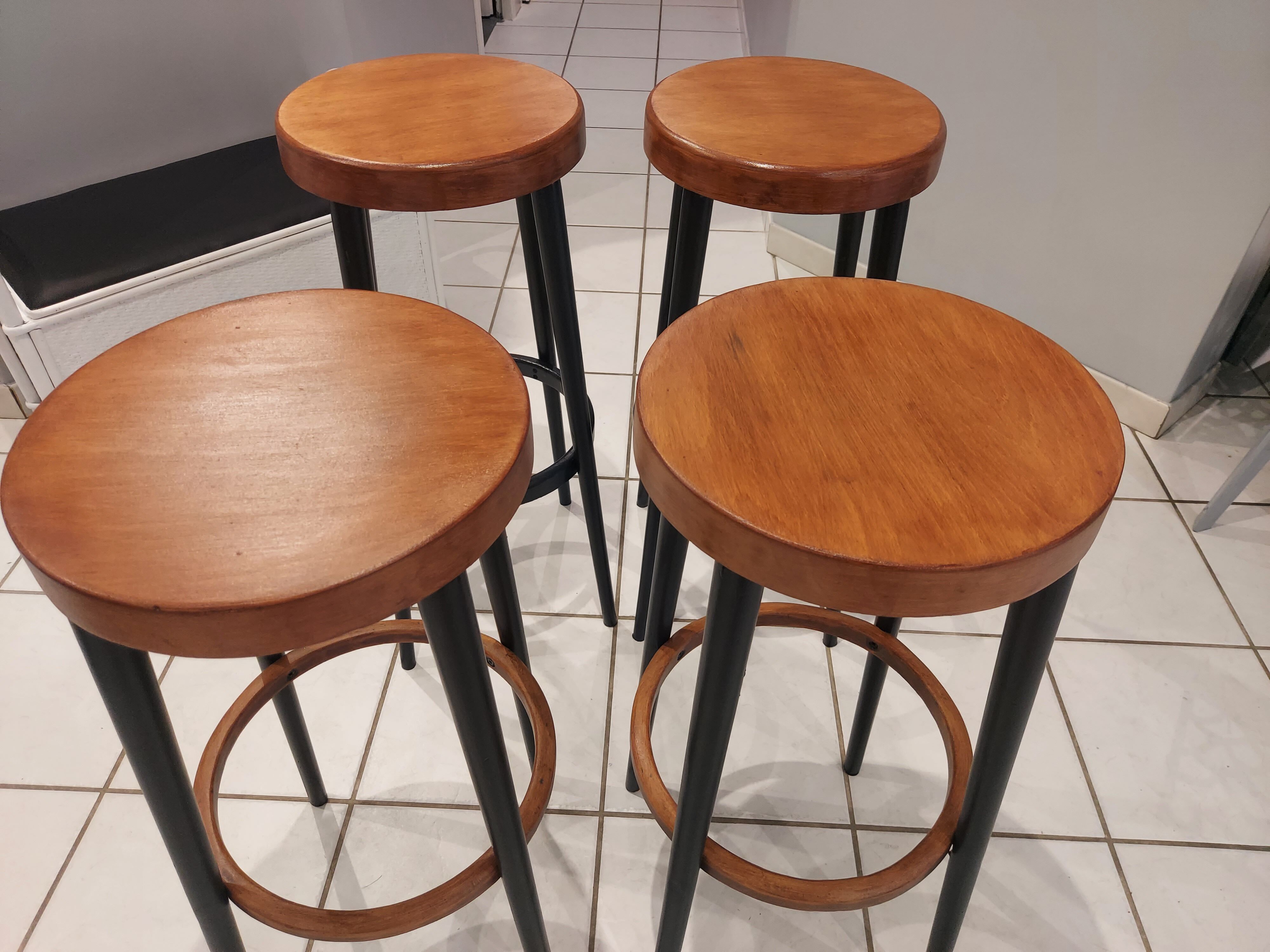 Suite of 4 stools from bar bistrot baumann vintage 1960s