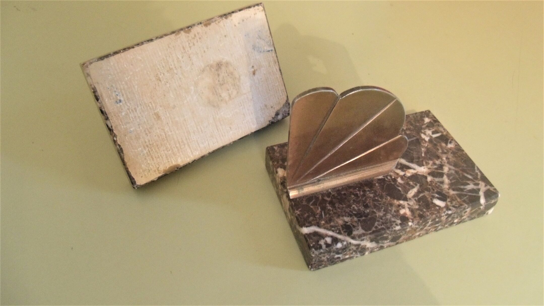 Paire de serres livres art deco sobre et raffinée