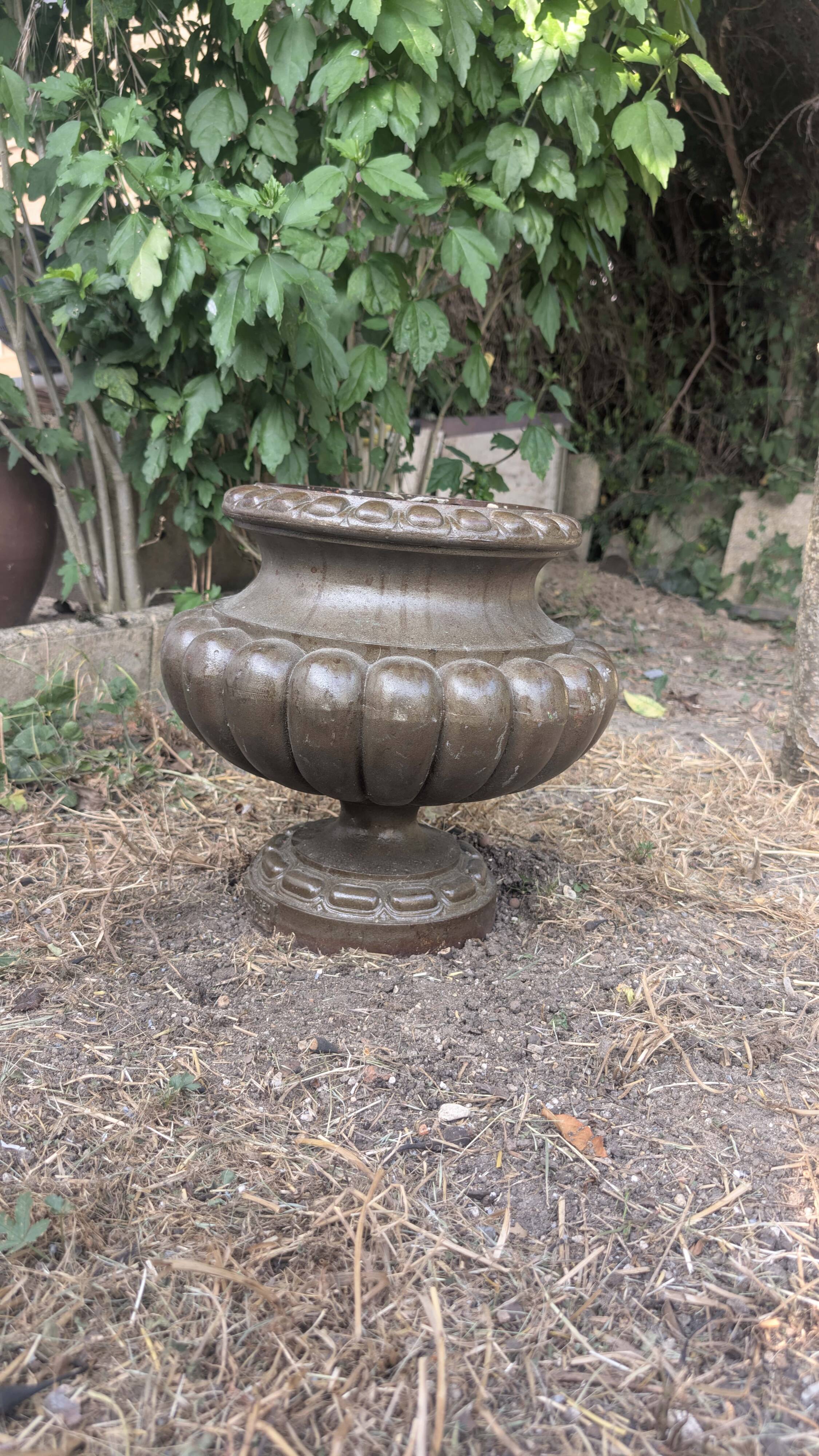 Medici vase with gadroons in cast iron by alfred corneau in charleville, 19th century