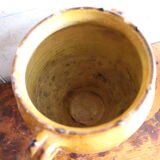 Varnished candied pot yellow