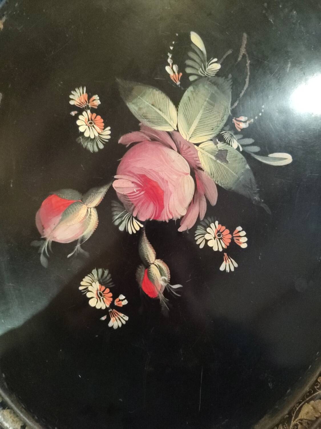 Hand-painted tray in enamelled sheet metal with a bouquet of Napoleon flowers