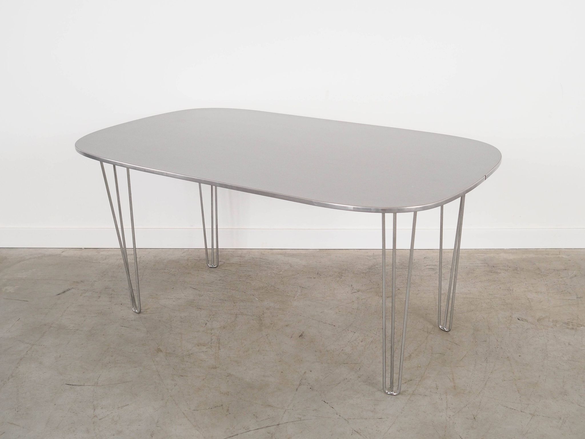 Table, design danois, années 1980, fabriqué au Danemark