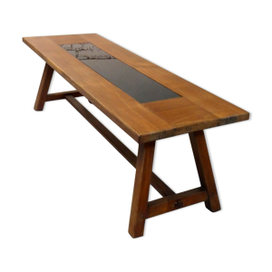 Table basse brutaliste