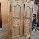 Armoire en sapin art populaire