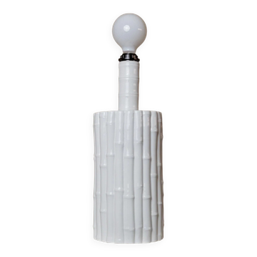 Lampe de table en céramique blanche Tommaso Barbi avec texture imitant le bambou, style Hollywood Regency italien des années 1970.