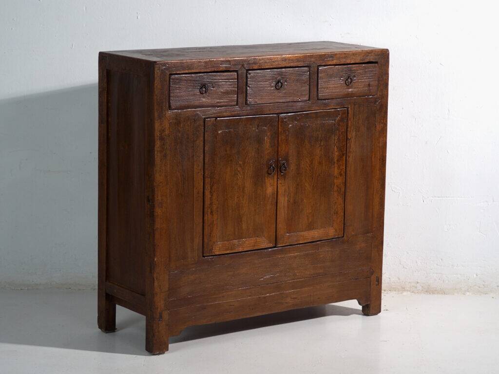 Pine buffet with three drawers and two doors – China, circa 1950