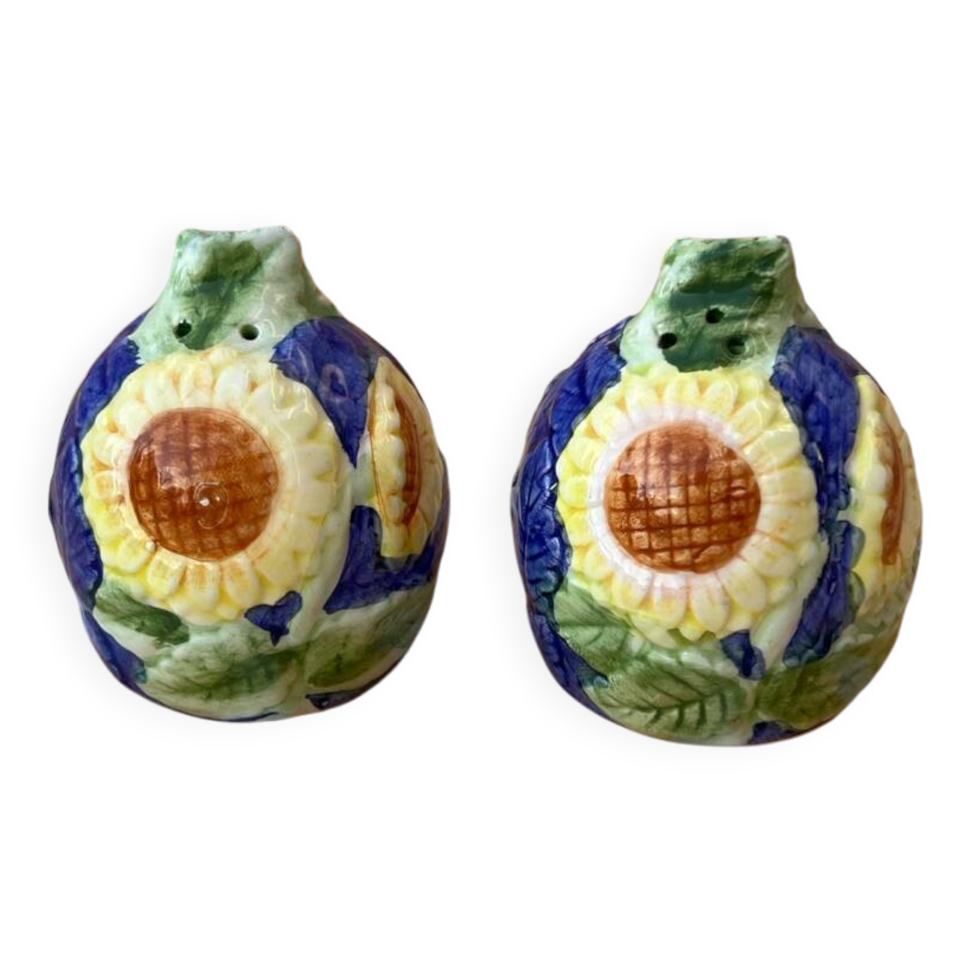 Salt and pepper shaker set