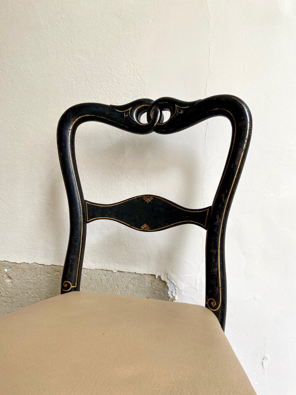 Napoleon III chair in black wood and beige skaï