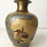 Vase en laiton massif