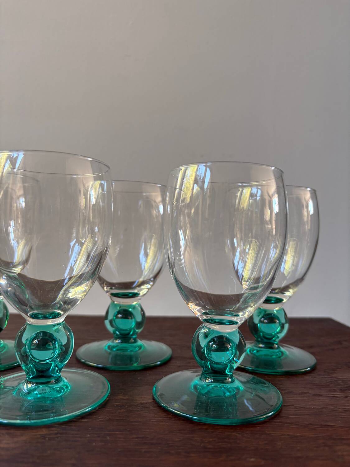 Set of 5 Luminarc wine glasses model Molière in Sapphire colour.