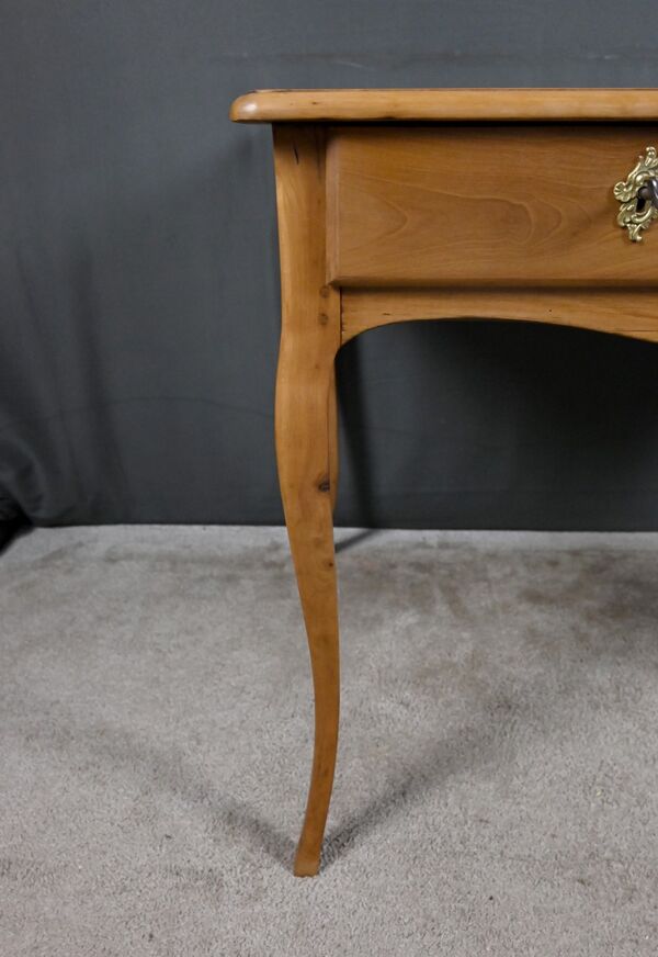 Petit bureau en pommier et merisier, époque Louis XV – XVIIIe