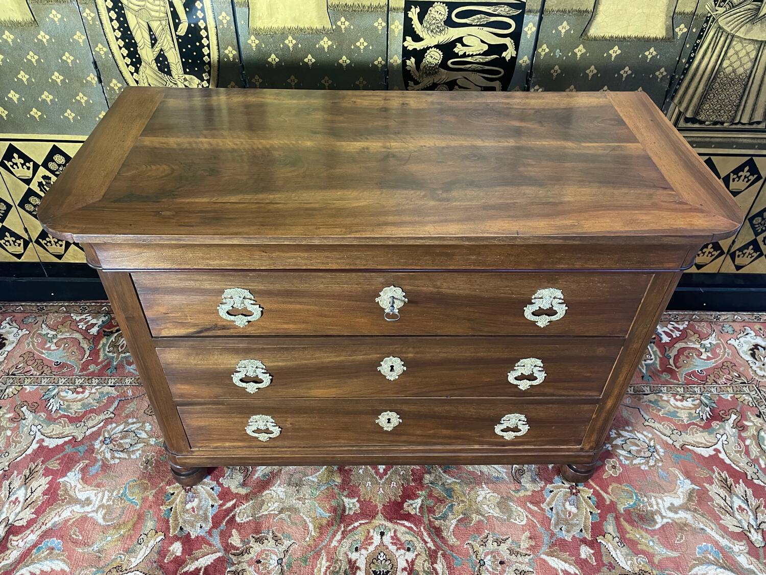Walnut chest of drawers, Restoration period