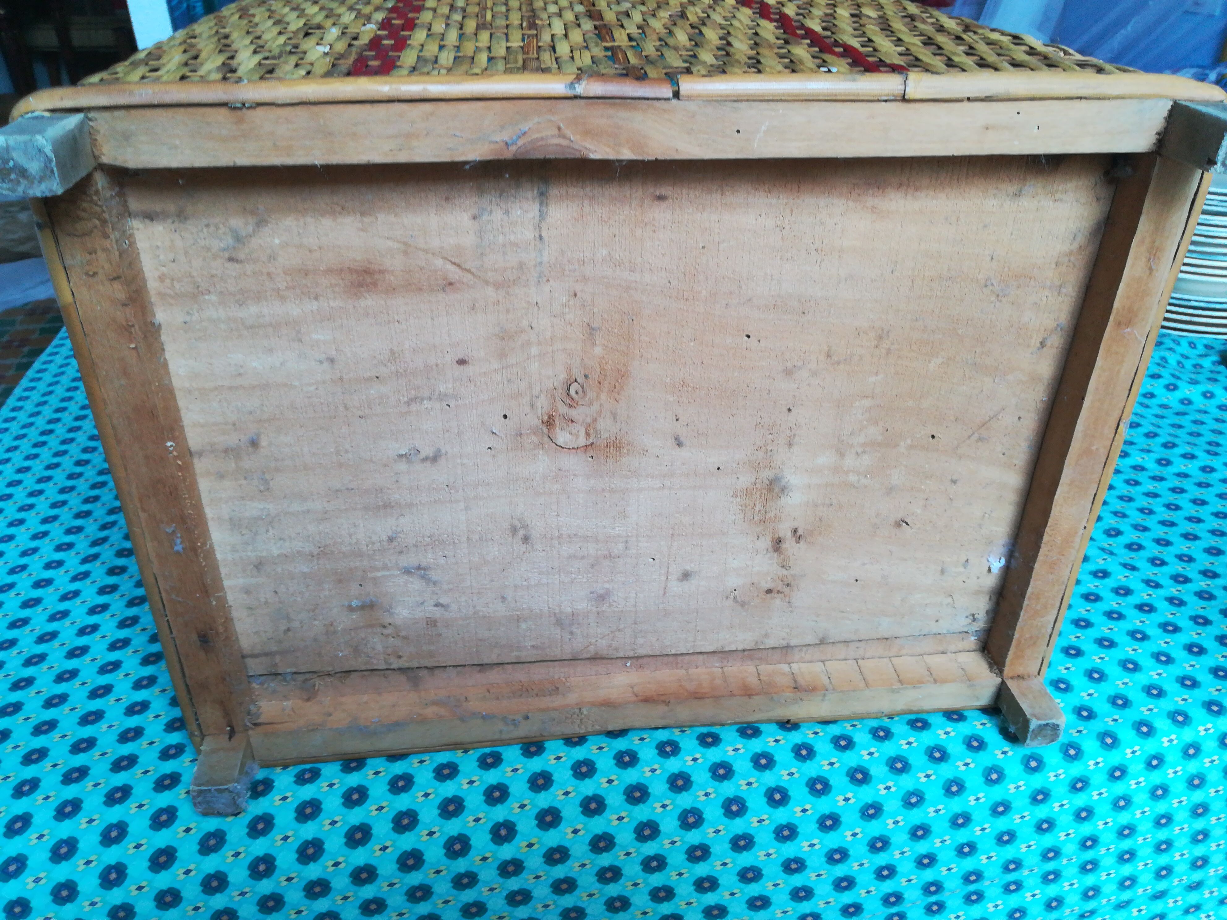 Wicker storage basket