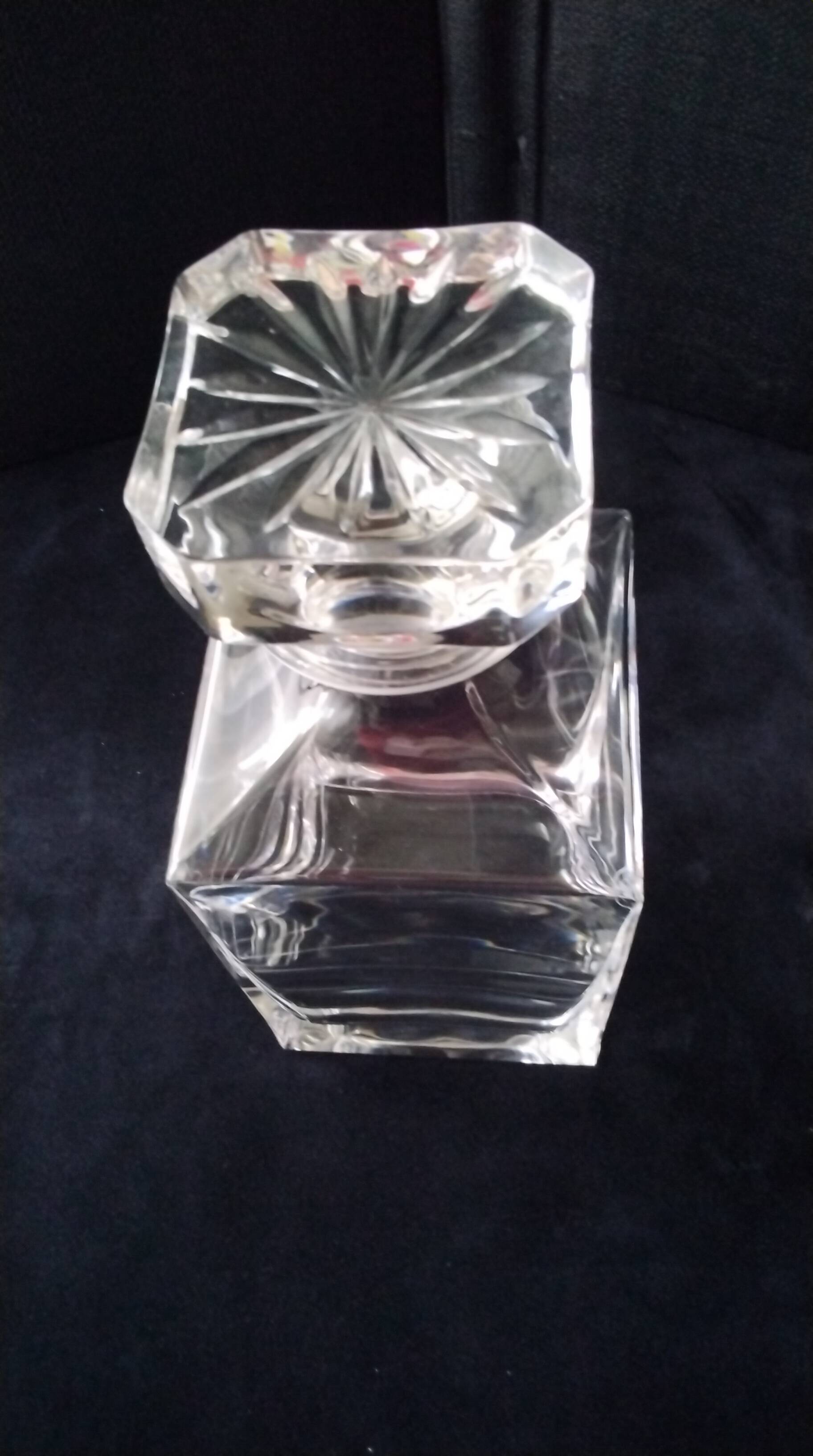 Superb whisky decanter in Sèvres Crystal