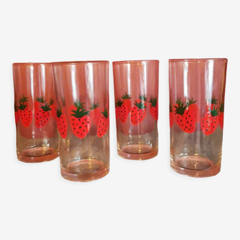 Verre fraise printemps