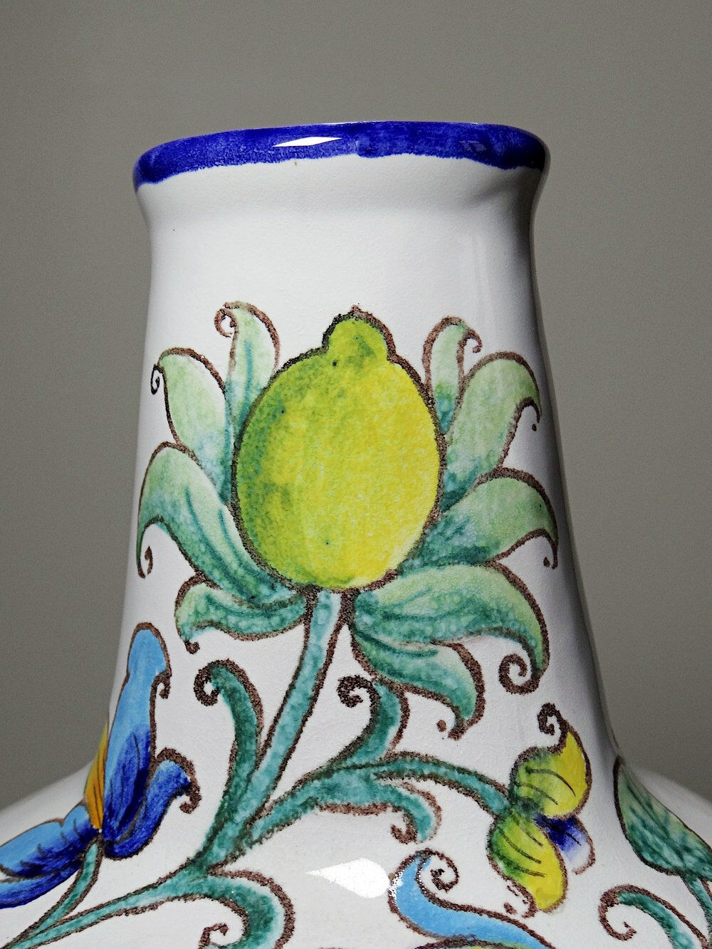 Large vintage Italian bottle vase from the 60s-80s in the style of Innocenti.