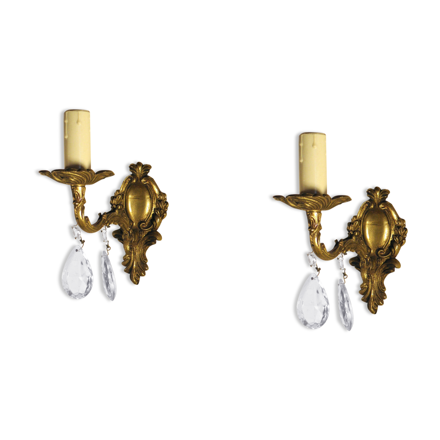 Pair of wall clams in gilded bronze stamps