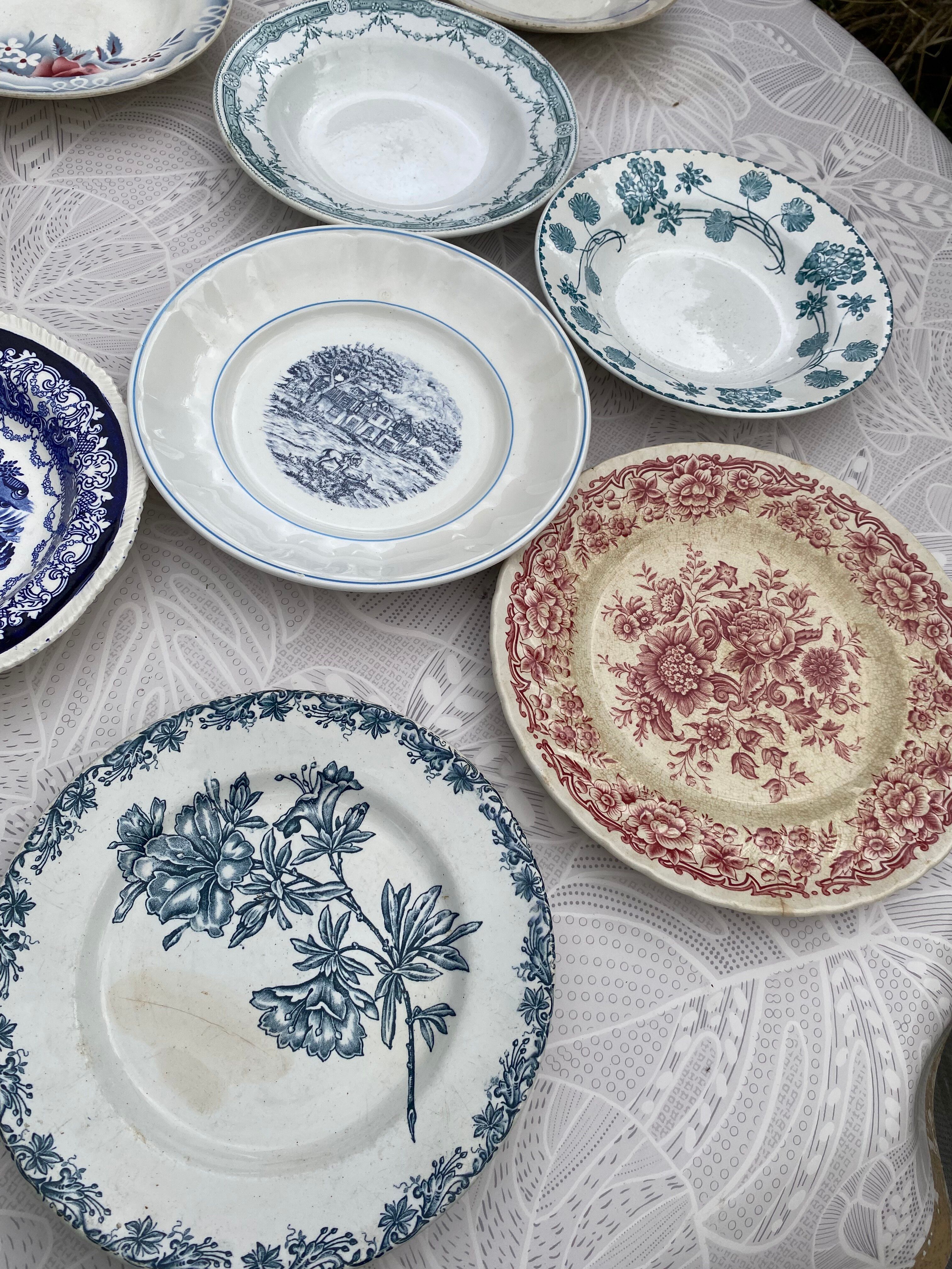 Set of 15 vintage soup plates - Varied earthenware - Vintage charm